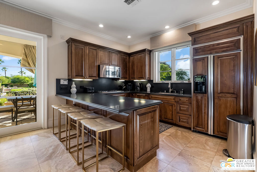 1 Saint Petersburg Court