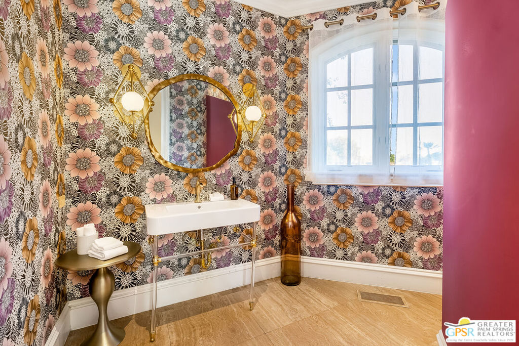 1 Saint Petersburg Court