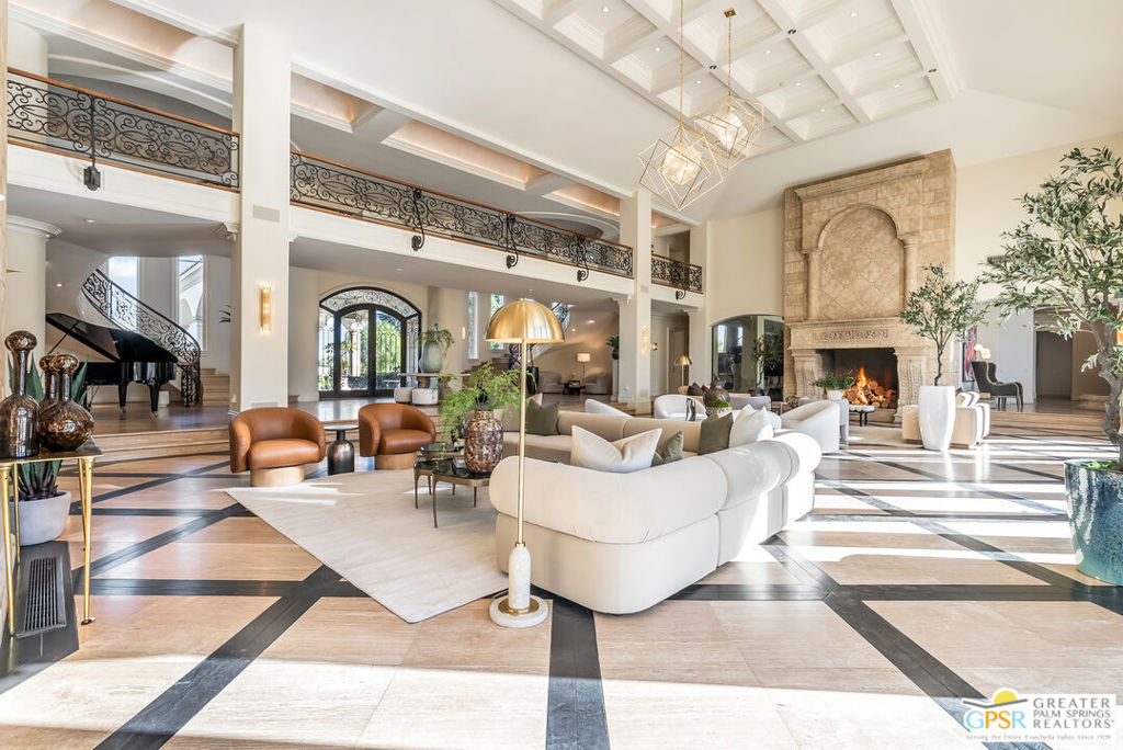 1 Saint Petersburg Court