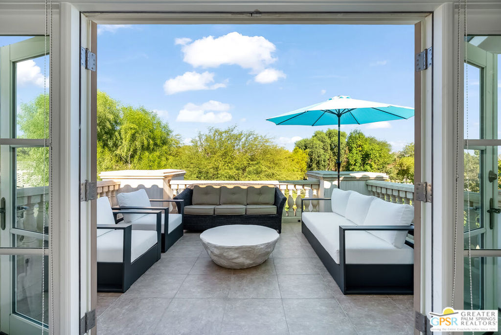 1 Saint Petersburg Court