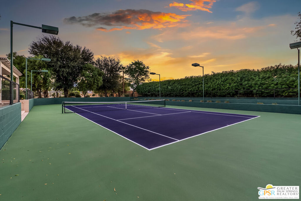 1 Saint Petersburg Court