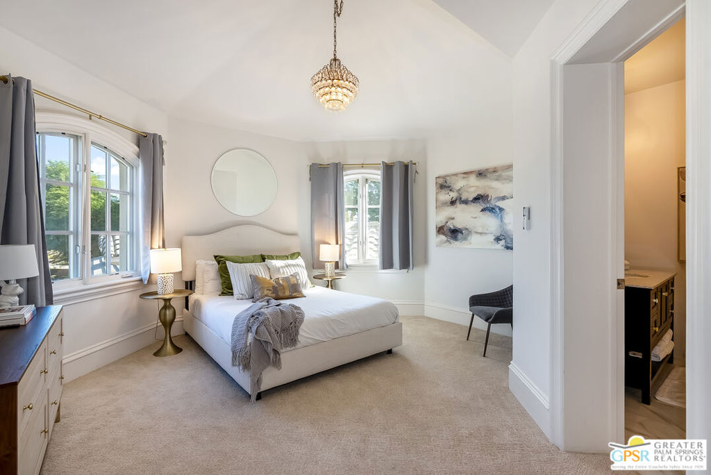 1 Saint Petersburg Court