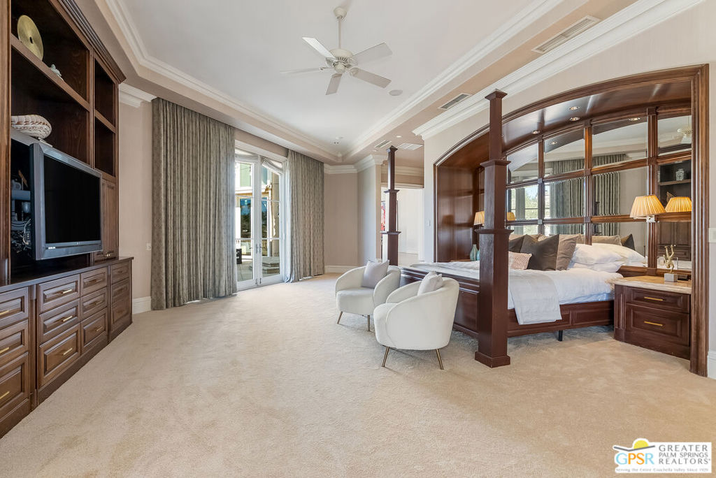 1 Saint Petersburg Court