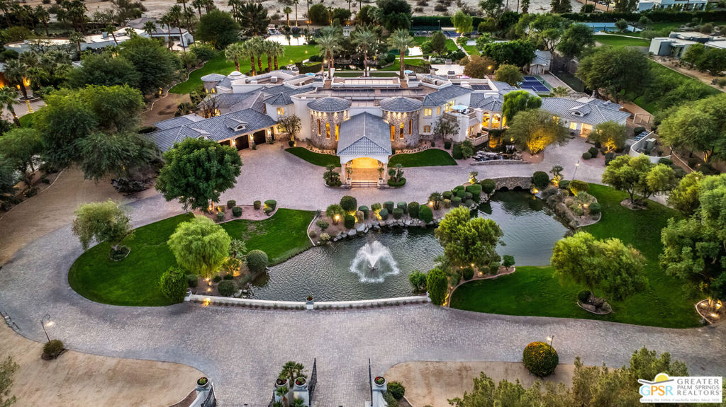 1 Saint Petersburg Court