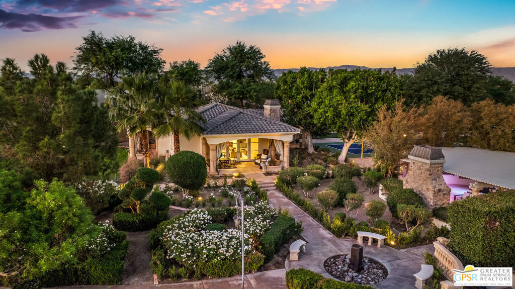 1 Saint Petersburg Court