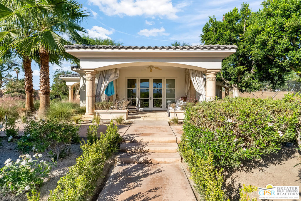 1 Saint Petersburg Court