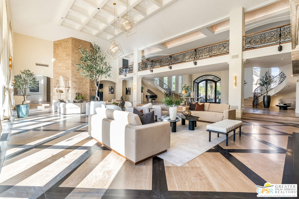 1 Saint Petersburg Court