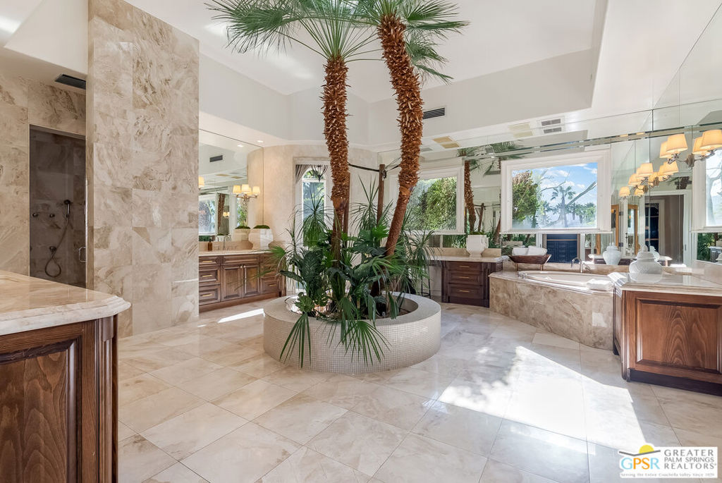 1 Saint Petersburg Court