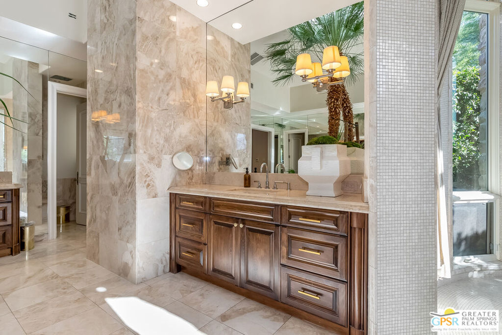 1 Saint Petersburg Court