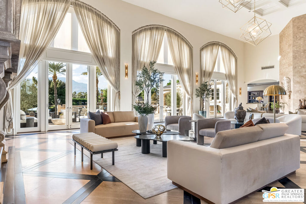 1 Saint Petersburg Court