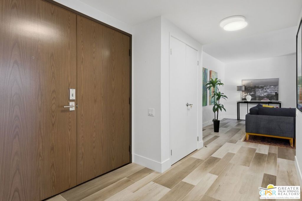 899 Island Drive 404