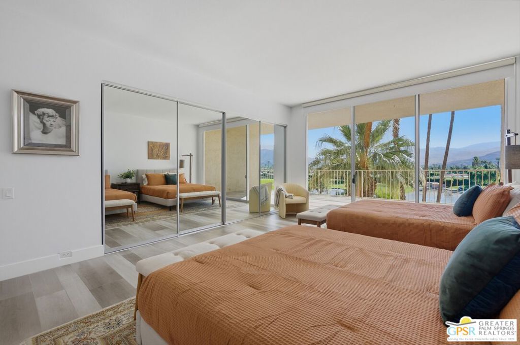 899 Island Drive 404