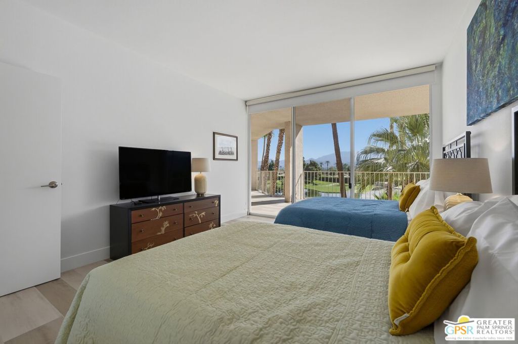 899 Island Drive 404