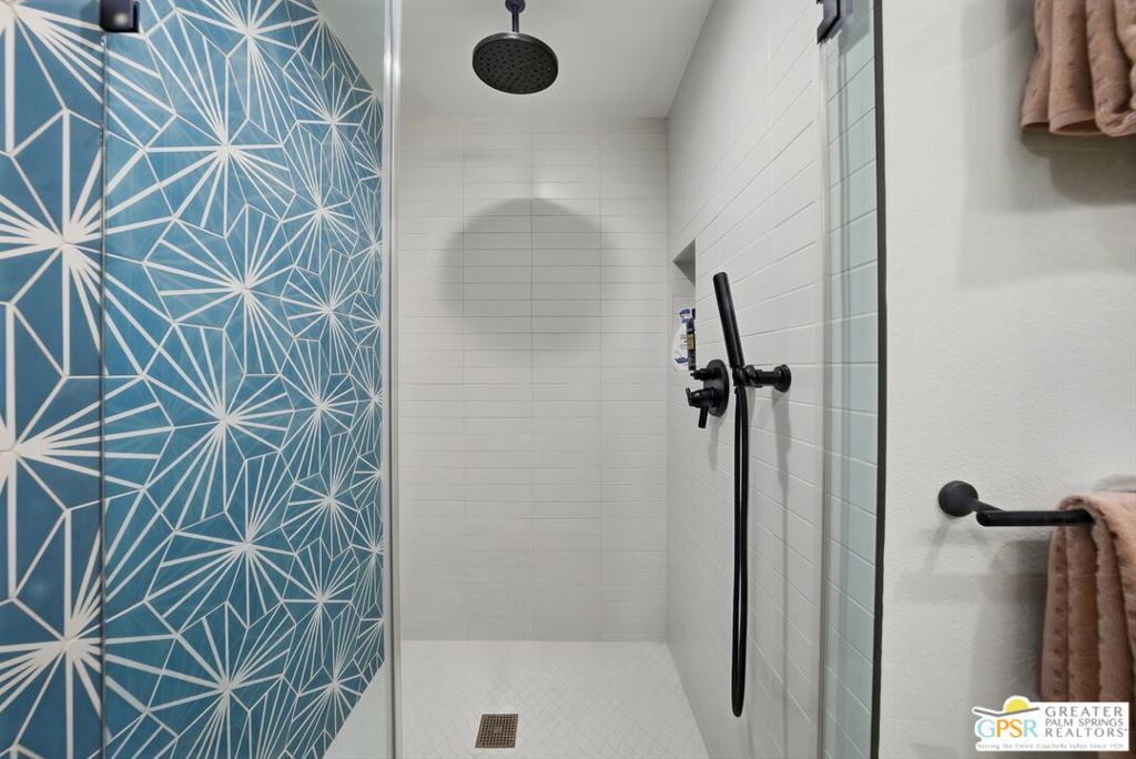 899 Island Drive 404