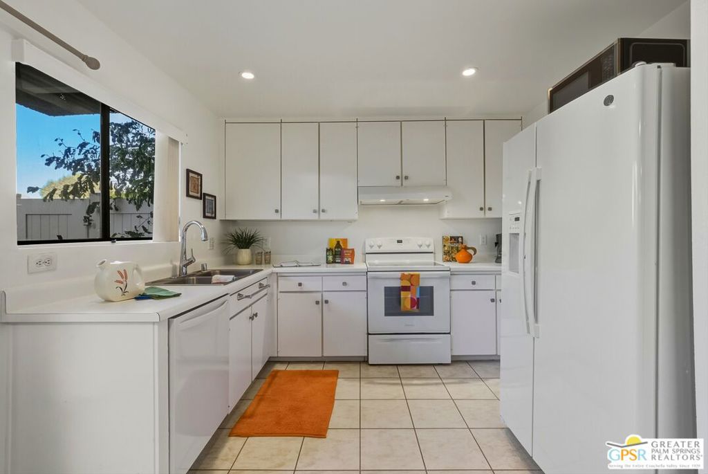 1268 E Ramon Road 31