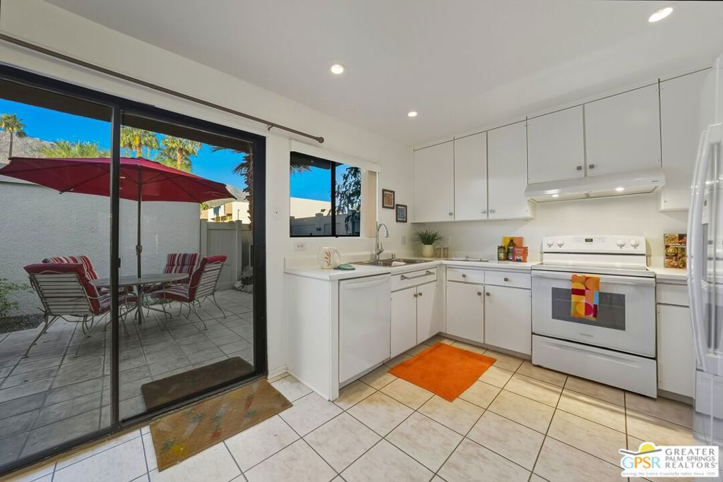 1268 E Ramon Road 31