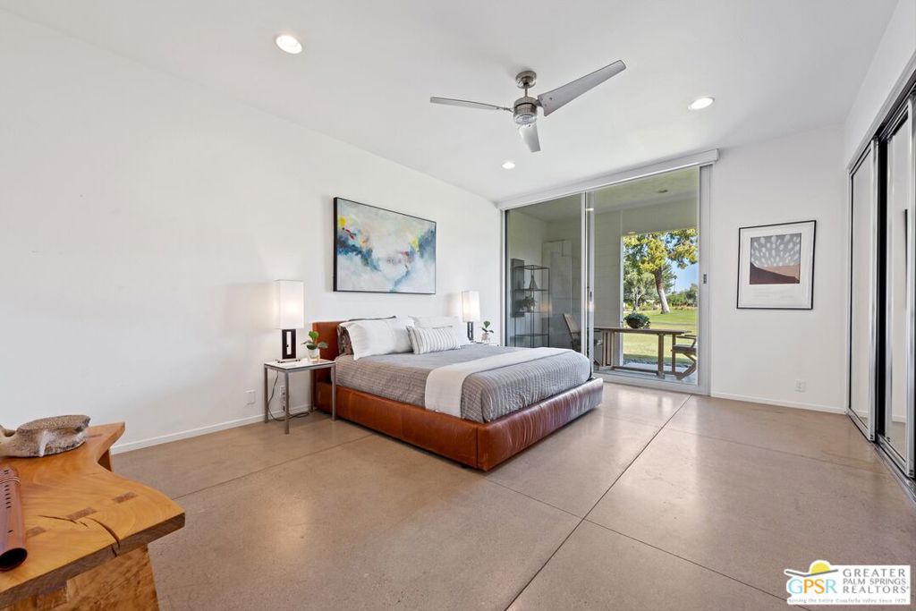 88 Desert Lakes Drive