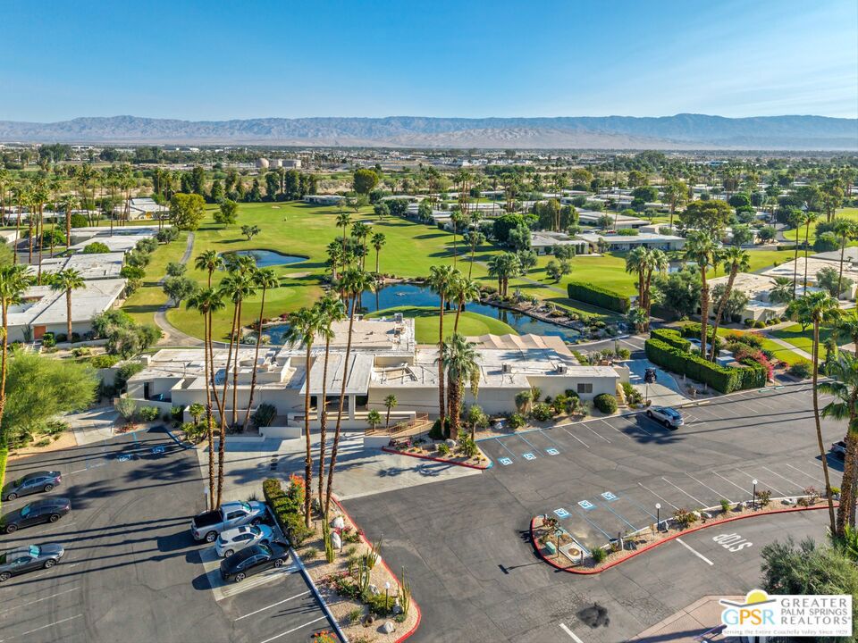 88 Desert Lakes Drive