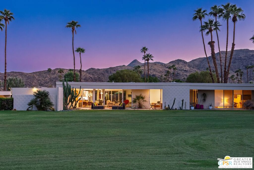 88 Desert Lakes Drive