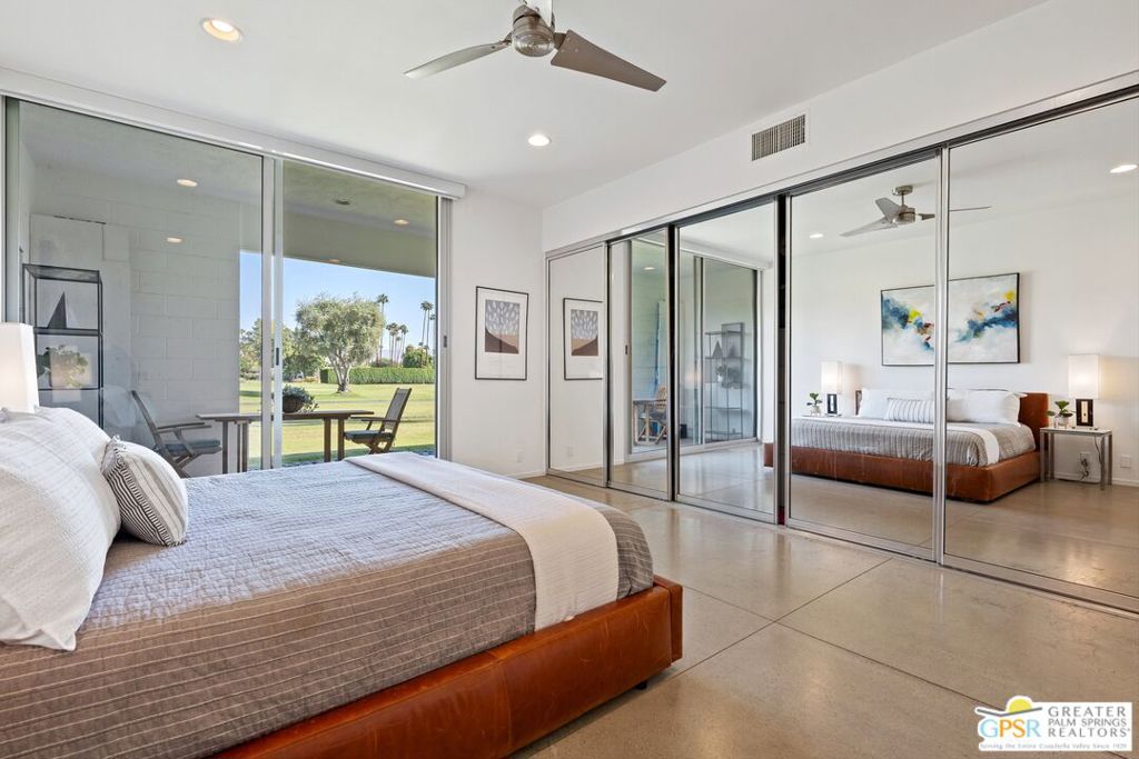 88 Desert Lakes Drive