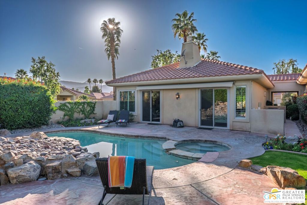 153 E Kavenish Drive