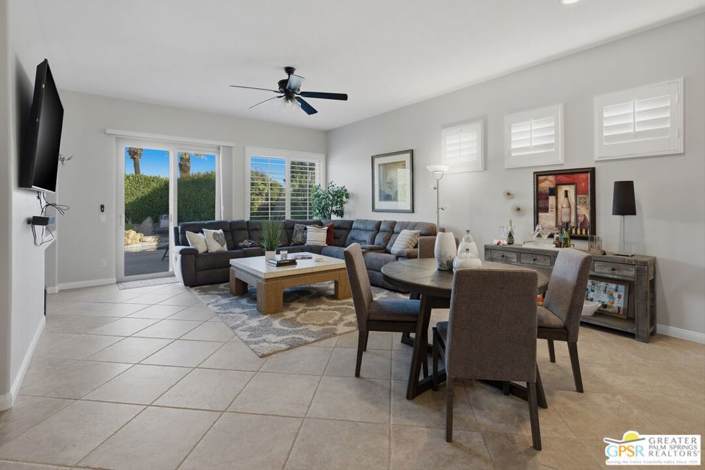 153 E Kavenish Drive