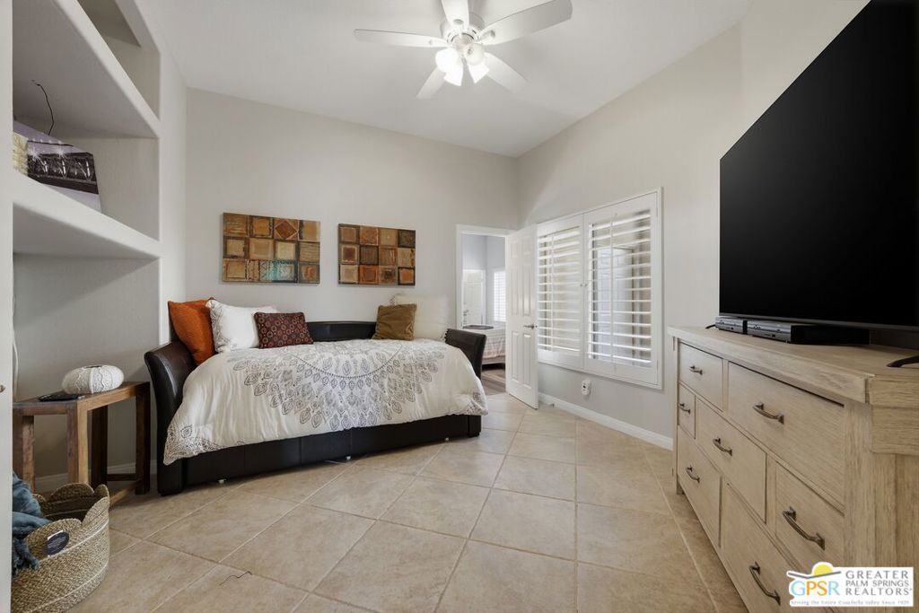 153 E Kavenish Drive