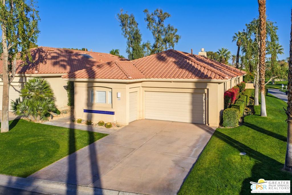 153 E Kavenish Drive