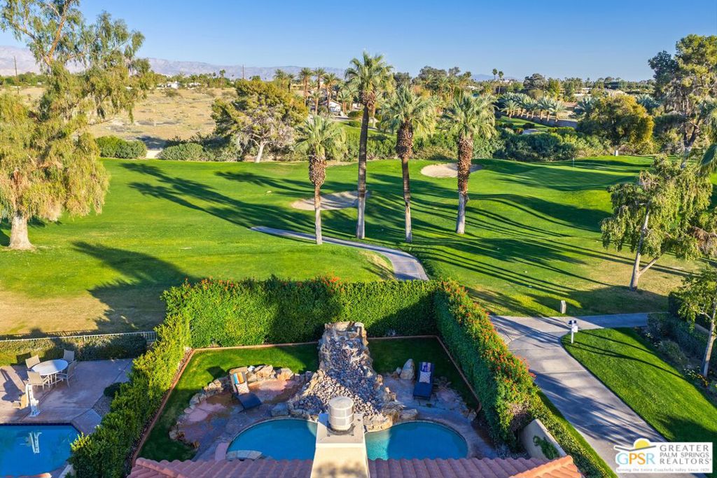 153 E Kavenish Drive