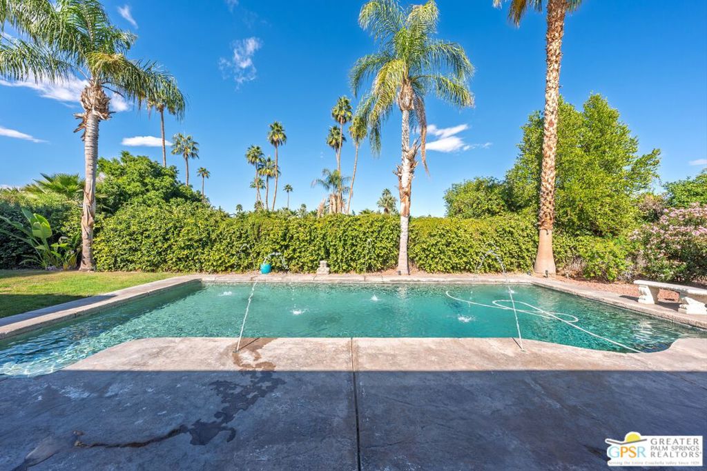 74860 Fairway Drive