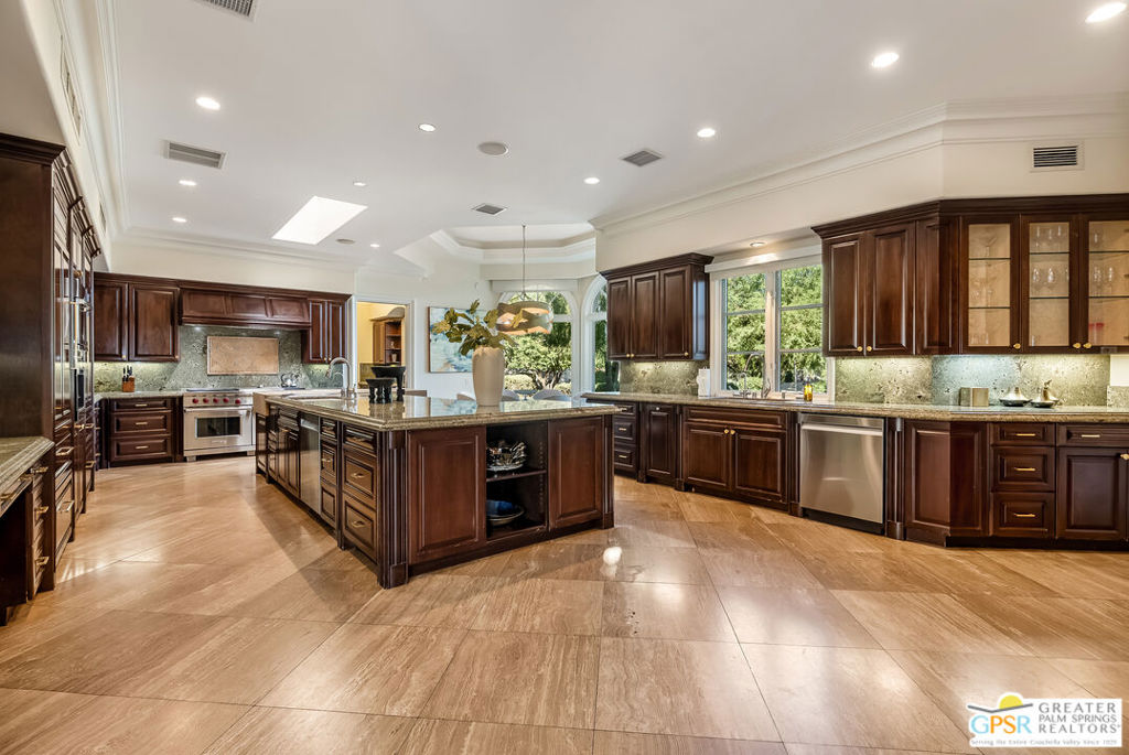 1 Saint Petersburg Court