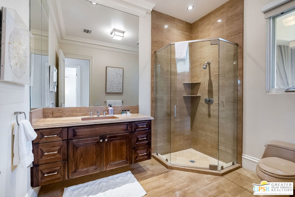 1 Saint Petersburg Court