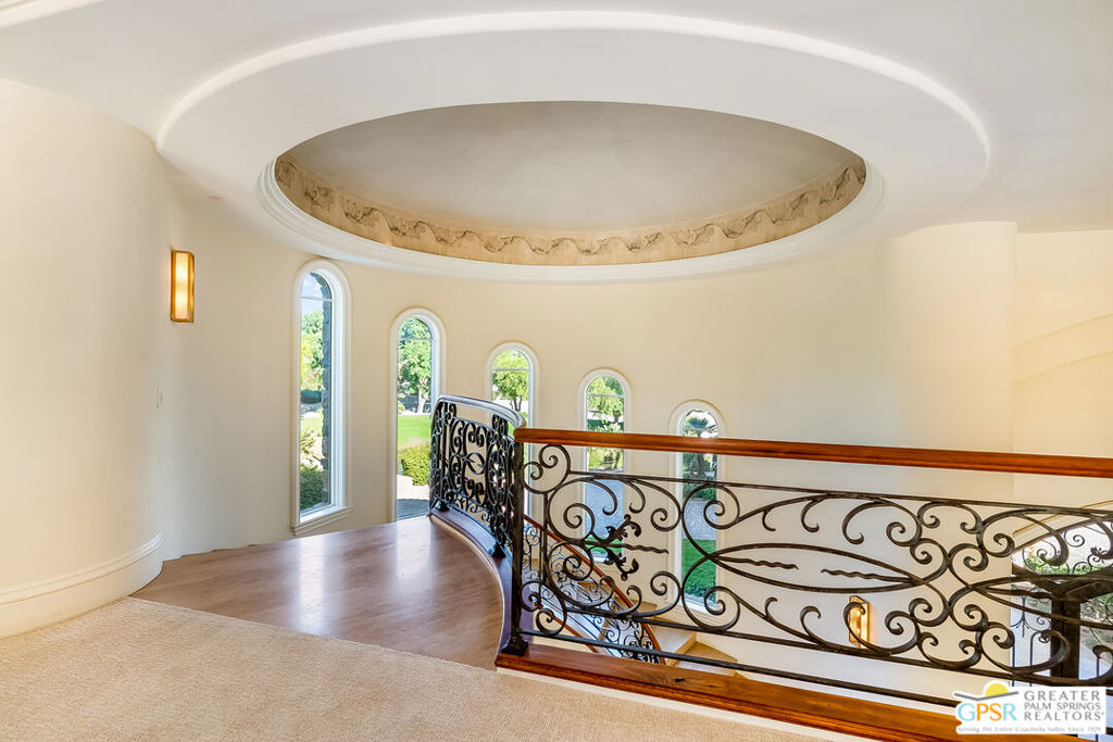 1 Saint Petersburg Court