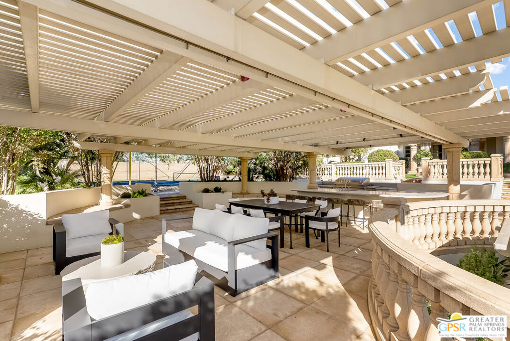 1 Saint Petersburg Court