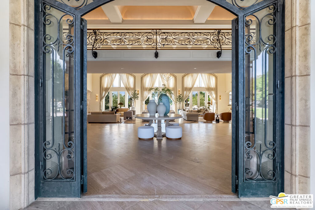 1 Saint Petersburg Court