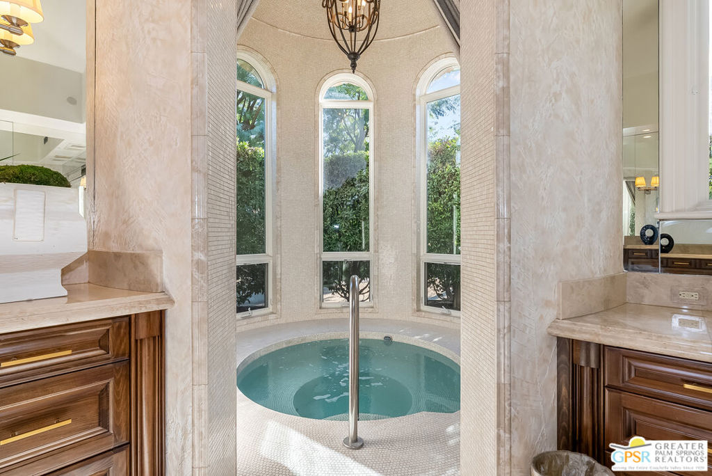 1 Saint Petersburg Court