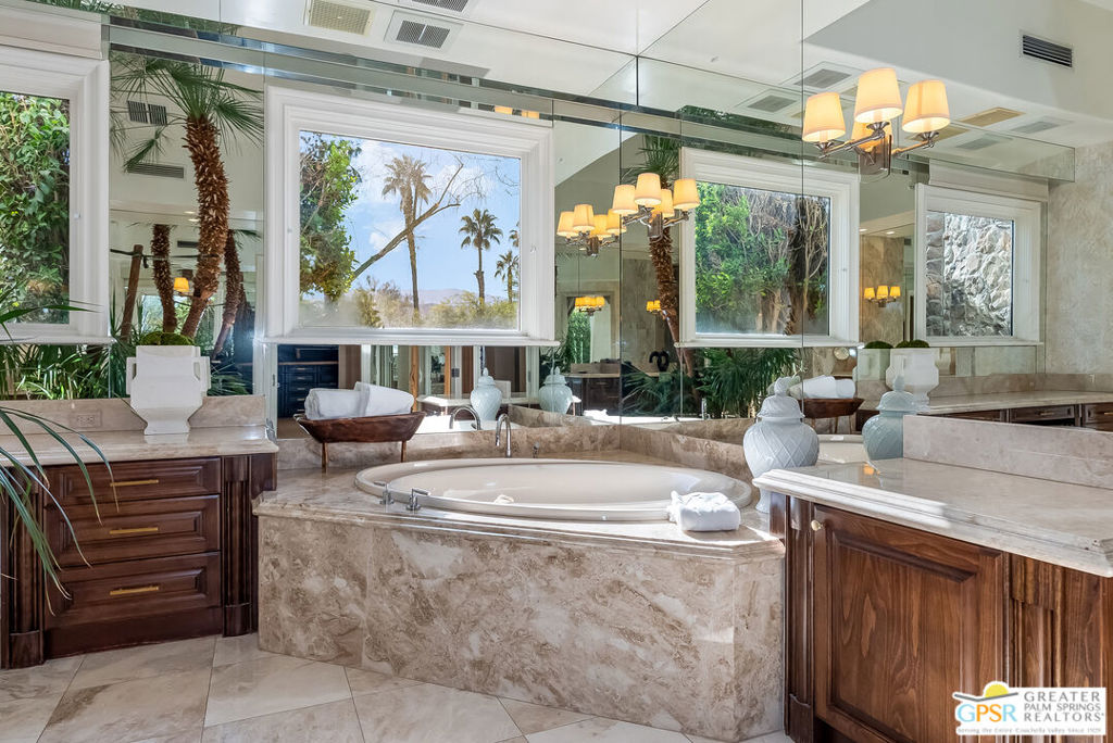 1 Saint Petersburg Court