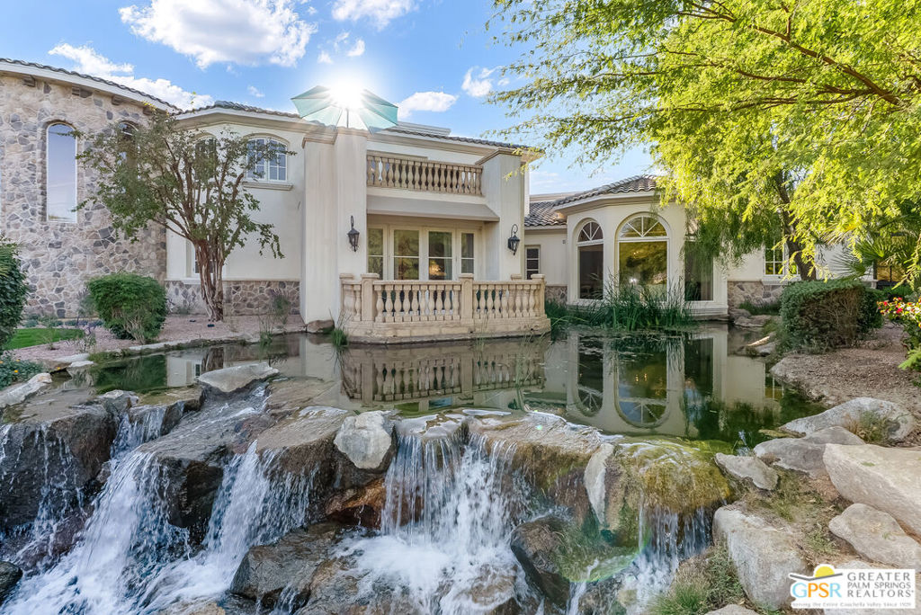 1 Saint Petersburg Court