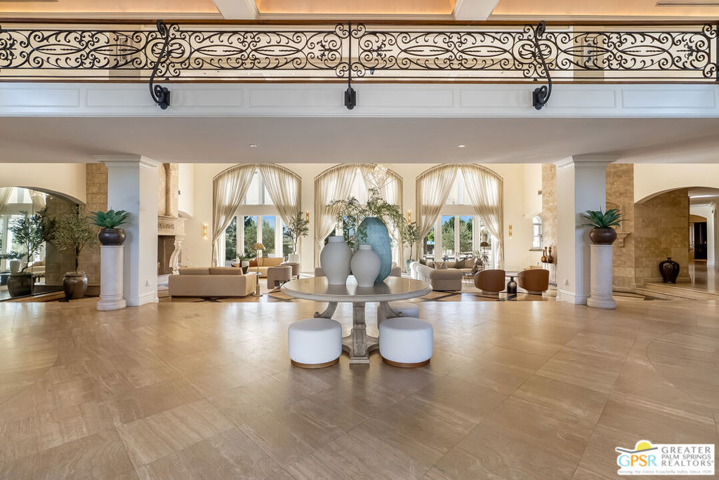 1 Saint Petersburg Court