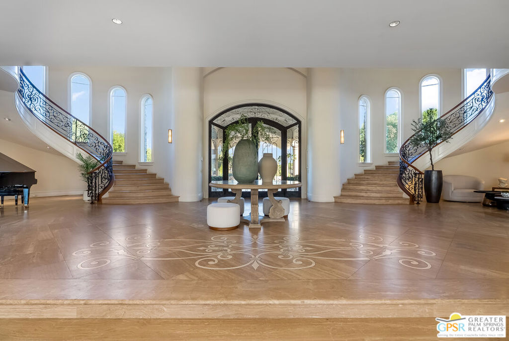 1 Saint Petersburg Court