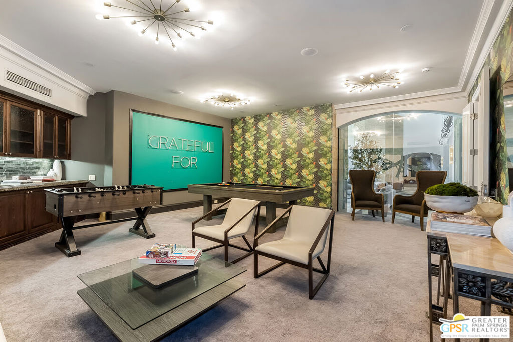 1 Saint Petersburg Court