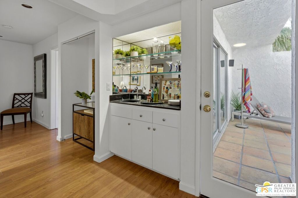 280 S Avenida Caballeros 131