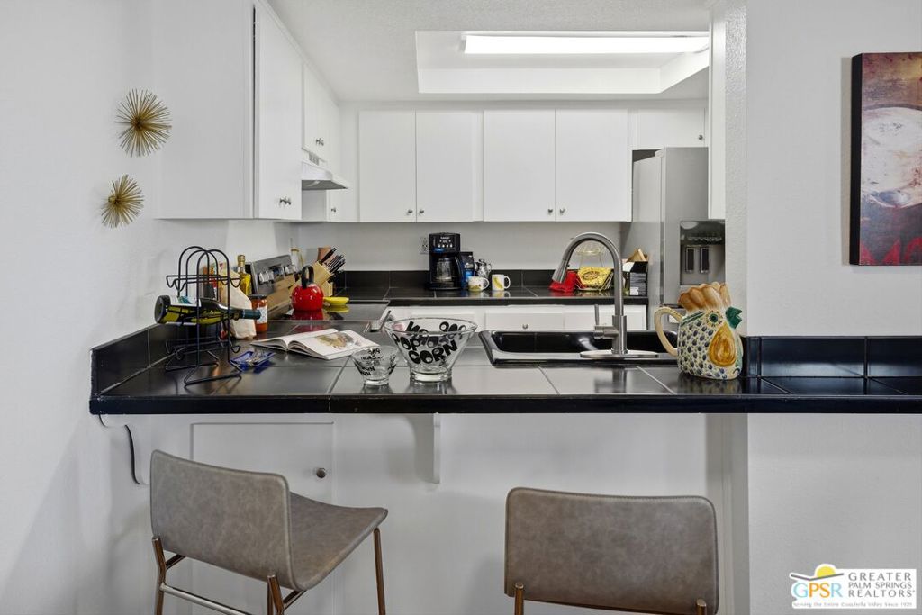 280 S Avenida Caballeros 131