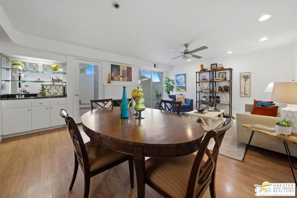 280 S Avenida Caballeros 131