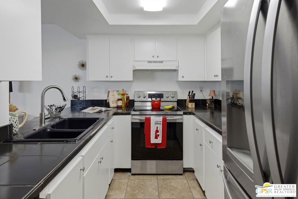 280 S Avenida Caballeros 131