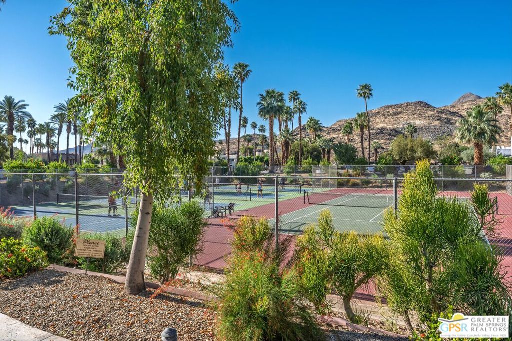 5300 E Waverly Drive 14