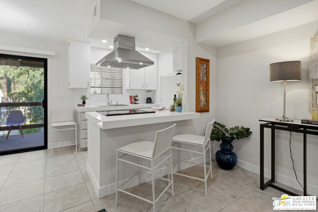 5300 E Waverly Drive 14