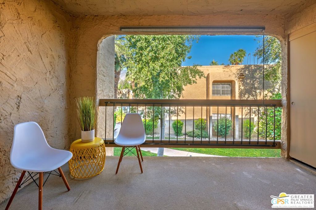 5300 E Waverly Drive 14