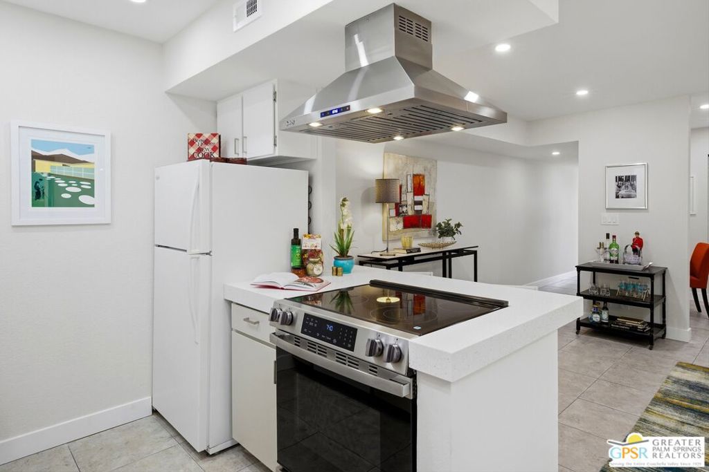 5300 E Waverly Drive 14