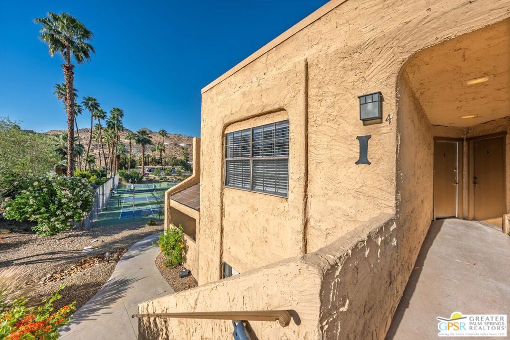 5300 E Waverly Drive 14